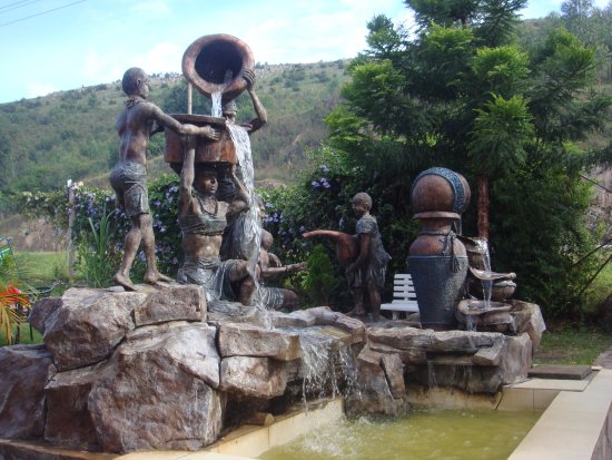 Outdoor cultural sculptures